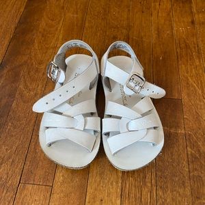 Saltwater Sun-San Surfer white sandals